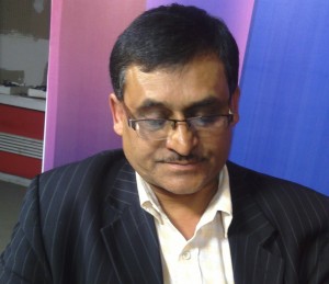 एमाले नेता मिश्र भन्छन्- ‘डा. गोविन्द केसी भ्रष्ट्र र नैतिकहीन हुन् अख्तियारले दण्डित गर्नुपर्छ’