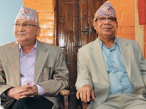 एमालेमा विवाद चुलियो, ओली एकलौटी गर्नतिर, नेपाल निहुँ खोज्नतिर