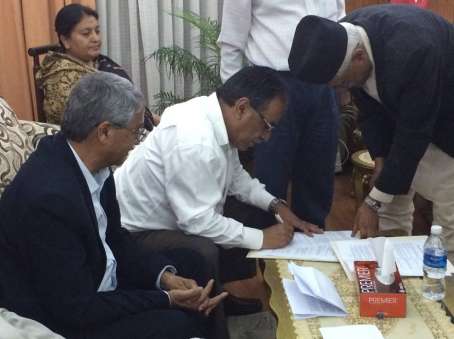 फेरि सुरु भयो सरकार ढाल्ने खेल, कांग्रेसतिर लाग्यो माओवादी