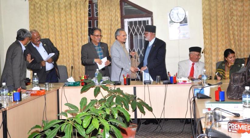 ओलीको विद्याप्रेम देखेर राष्ट्रपति कांग्रेसलाई दिने सत्तारुढ दलको गृहकार्य