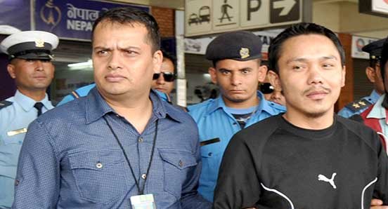 बममाथि गोली हान्नेलाई काठमाडौं ल्याइयो