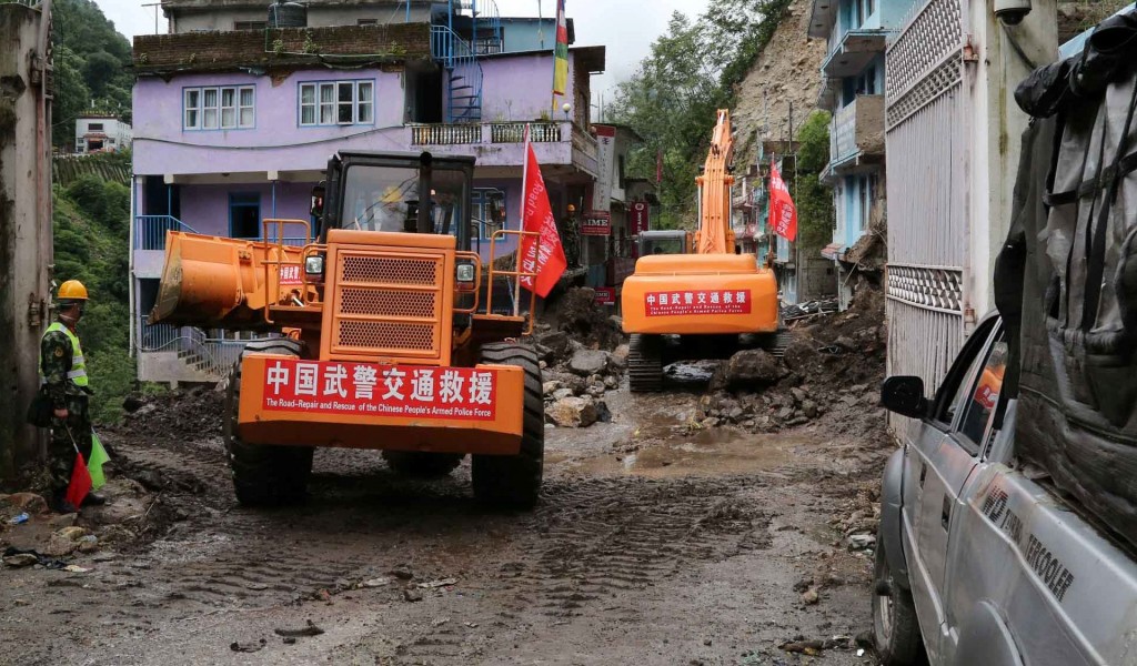 ५ दिनमै खुलायो चीनियाँ टोलीले तातोपानी नाका