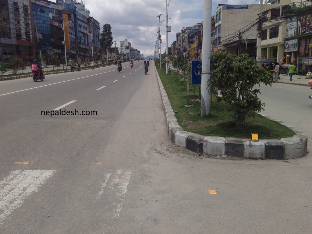 बन्दले जनजीवन प्रभावित, केही सवारी साधन तोडफोड