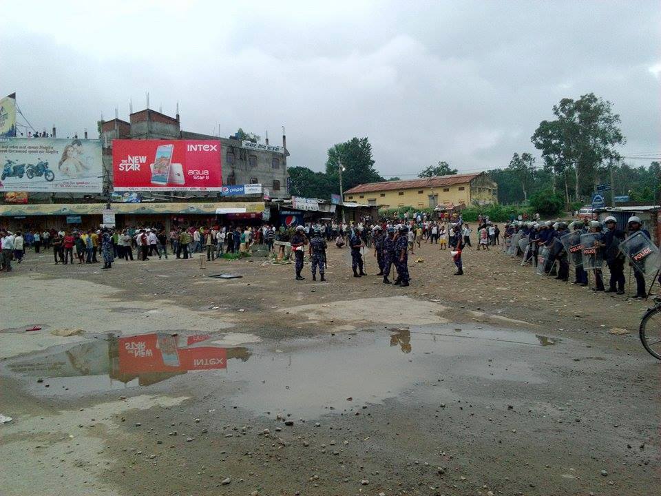 सुर्खेतमा आज पनि कर्फ्यु तोड्दै प्रदर्शन