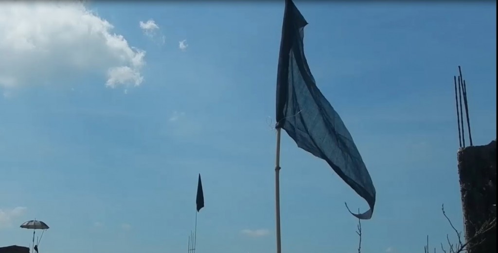 संविधानको विरोधमा घरघरमा कालो झण्डा