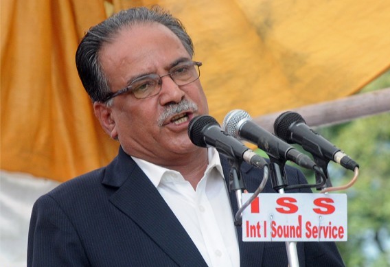 देउवामाथि प्रचण्डको प्रहार : टाउकोको मोल तोक्नेले गणतन्त्र जोगाउँदैनन्