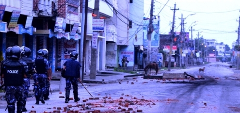 5 die in clashes with police