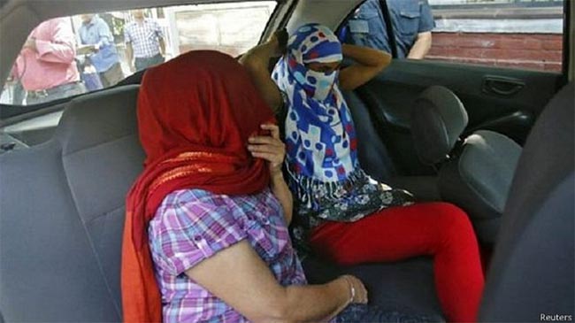 यौनहिंसा पीडित महिलाको परिवार गाउँमा बस्न नसक्ने अवस्था