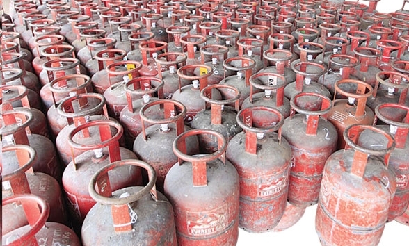 कमिसन नबढाए तालाचावी बुझाउने ग्यास विक्रेताको चेतावनी