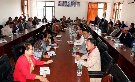 ओलीलाई आरोप लगाउँदै सकियो कांग्रेस बैठक