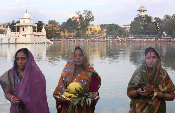 रानीपोखरीमा छठ आयोजनामा विवाद, रकम खान होडबाजी