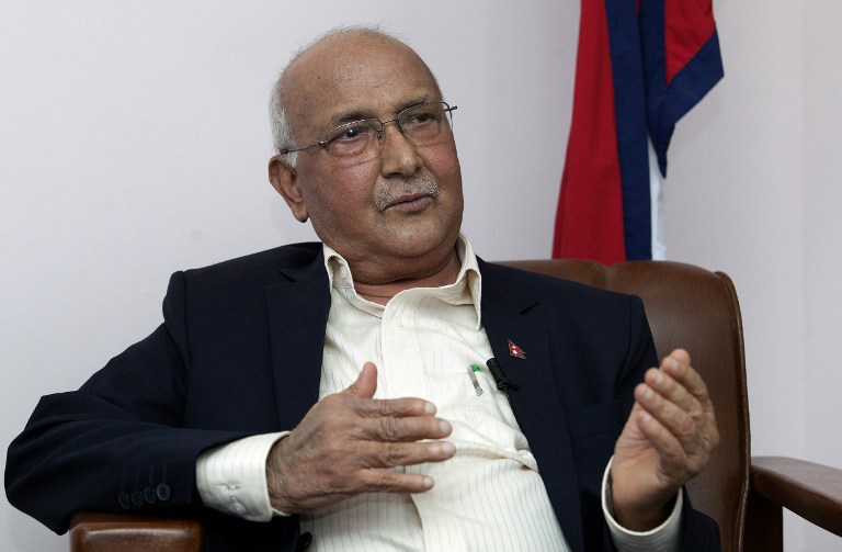 प्रचण्डले बाटो खुल्ला गरिदिन भनेपछि ओलीले डाके सत्तारुढ दलको बैठक