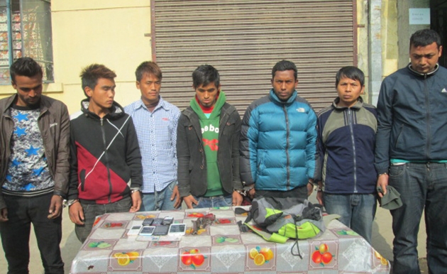 पेस्तोलसहित गुण्डाहरु पक्राउ