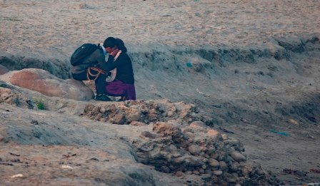 Lovers kiss