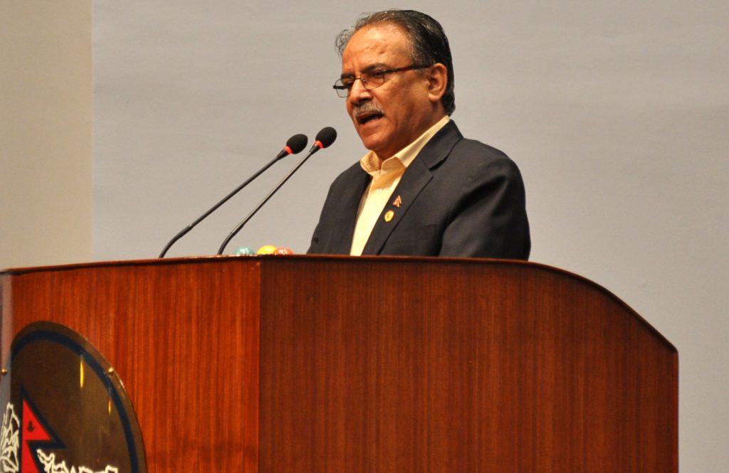 ओलीको लगाव राजतन्त्रप्रति भएको प्रचण्डको आरोप, आफूलाई भर्याङ बनाएकोमा गुनासो