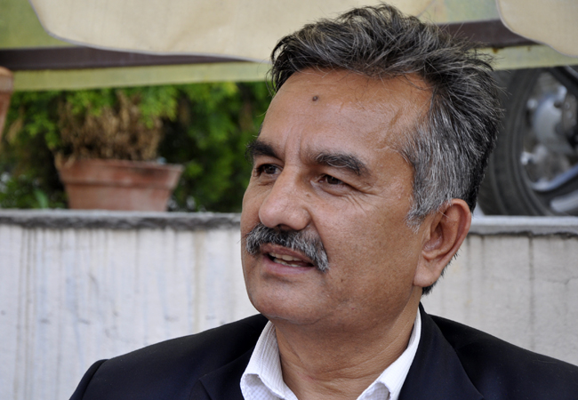 कांग्रेस-माओवादी गठबन्धन सरकार सय दिनभन्दा टिक्न नदिने चेतावनी