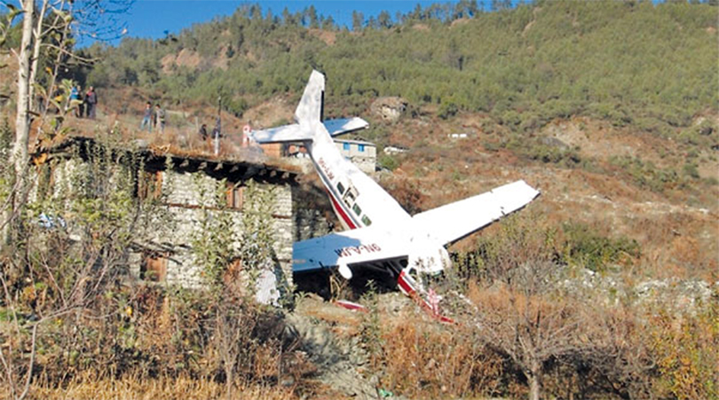 हुम्लामा विमान दुर्घटना, उड्दाउड्दै खस्यो जहाज