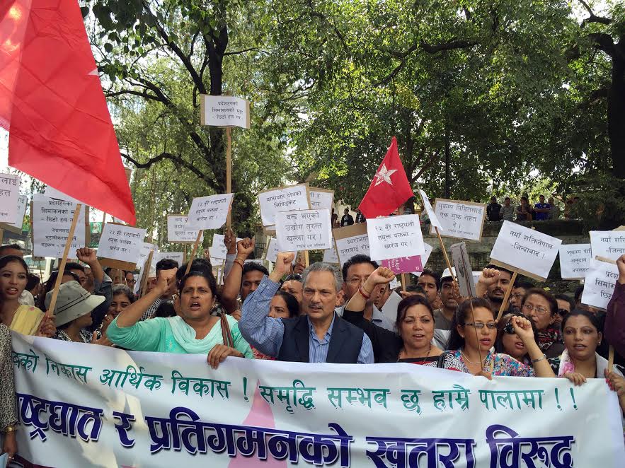 प्रचण्डलाई राष्ट्रघाती भन्दैमा बाबुराम तिम्रो दाग चाहिँ पखालिएला ?