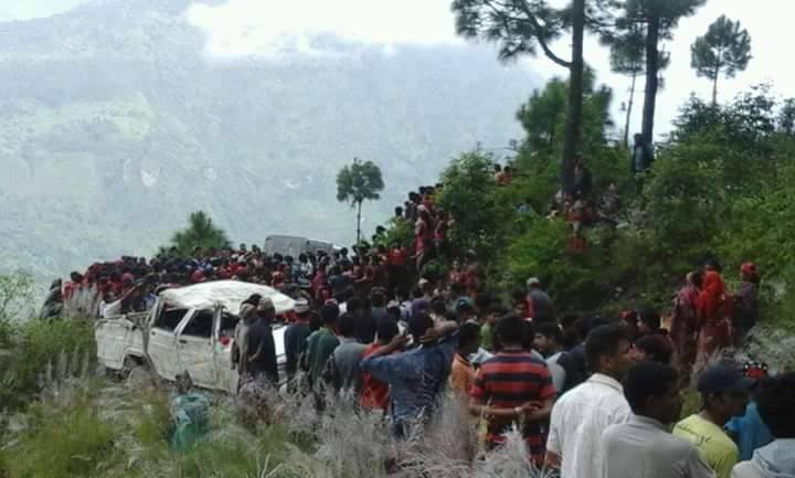 जिप दुर्घटनामा ३ को मृत्यु, १ गम्भीर