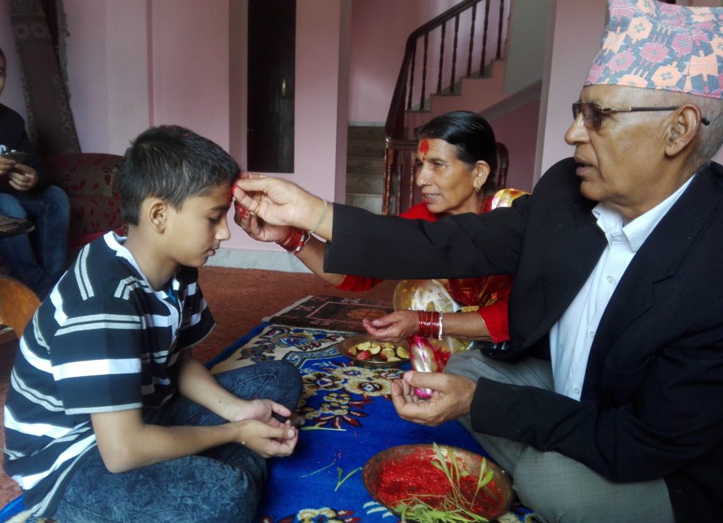 मनाइयो महान् चाड, राष्ट्रपतिदेखि जनता सबैका घरमा दसैं आयो