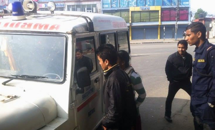 एम्बुलेन्स पनि चल्न दिएन एमालेले