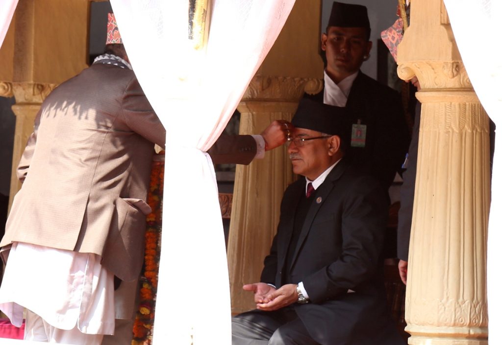 आलोचकहरुलाई प्रचण्डको जवाफ, बुझिने गरी प्रस्तुत गर्न गृहमन्त्रीको सुझाव