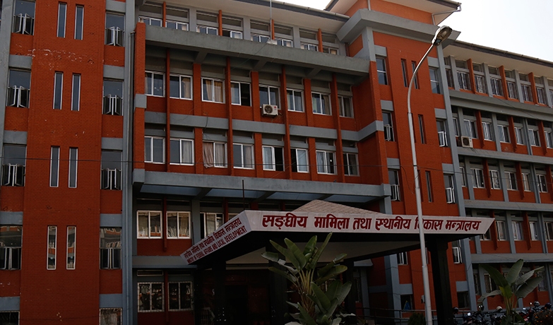 सबै स्थानीय तहको बजेट असार २६ मा, भाडामा गाडी लिएर रकम सक्दै गाउँपालिका
