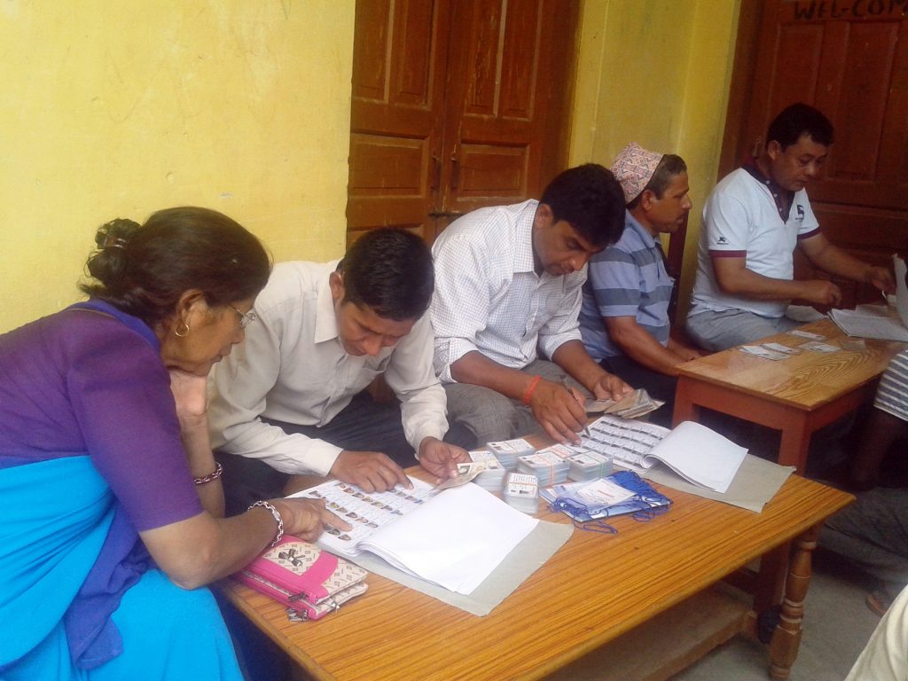 मतदातामा नाम थपियो तर परिचयपत्र छैन, १० हजार मतदाता परिचयपत्रविहीन