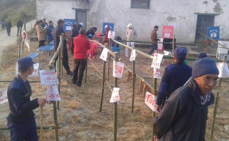 मतदान जारी, ३२ जिल्लाको मतगणना आजैदेखि सुरु हुने